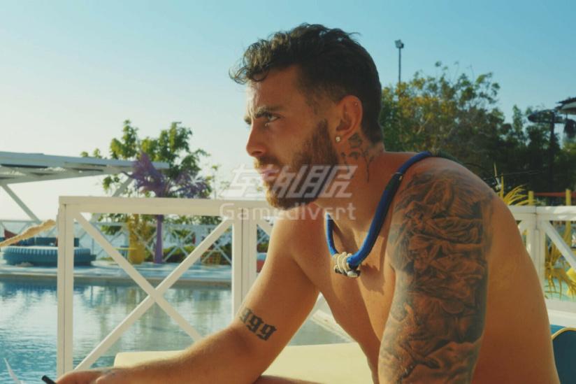 《裸恋》 《裸恋》.jpg